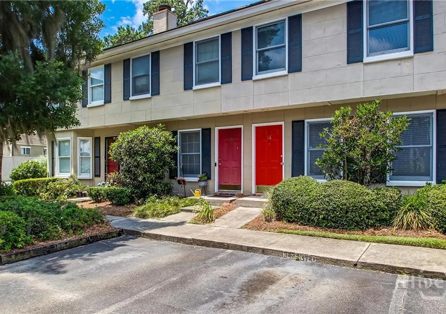 2 bed 2.5 bath townhome-style condo in the desirable Hampton Square Townhomes at Habersham Woods — Photo 2