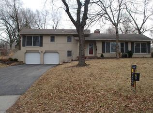 8001 Tomahawk Rd, Prairie Village, KS 66208