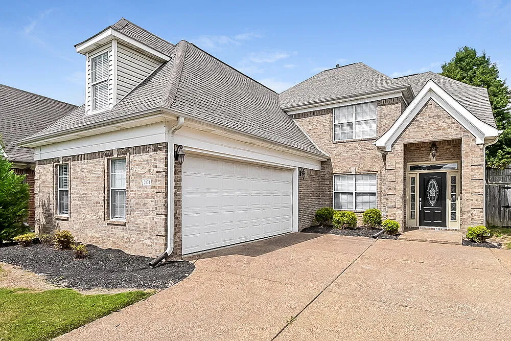 3 bed, 2.5 bath, 2449 sqft, $3,430 — Photo 1
