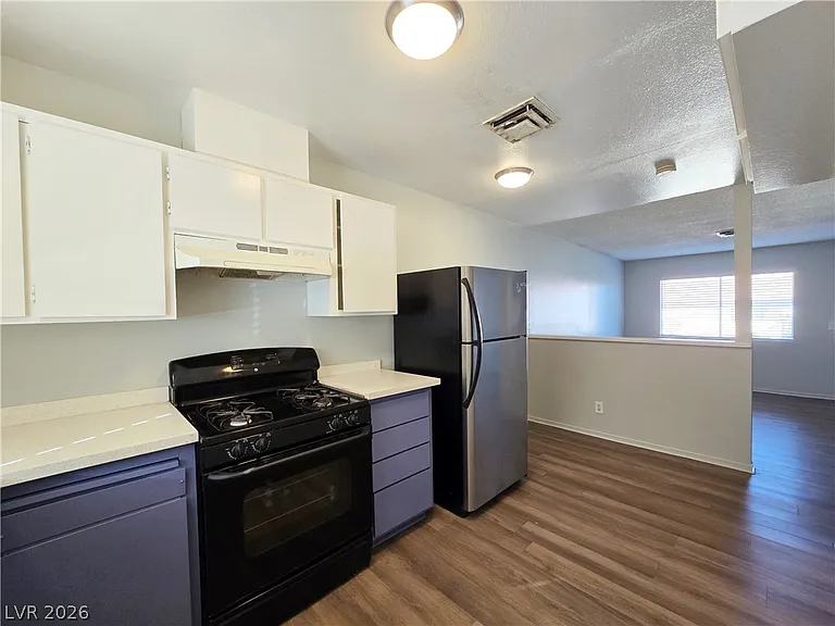 1617 Cordoba Ln #D — Photo 8