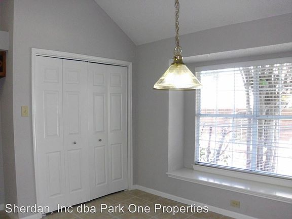 3rd image of 2103 Larkspur Dr