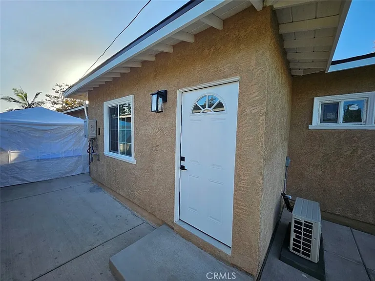 1401 S Rosewood Ave #2 — Photo 1