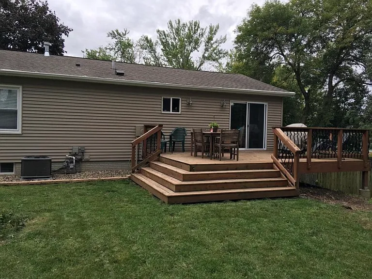 6050 Crestridge Ave SW — Photo 2