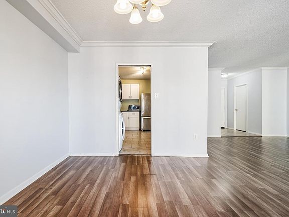 4th image of 3705 S George Mason Dr APT 1617S