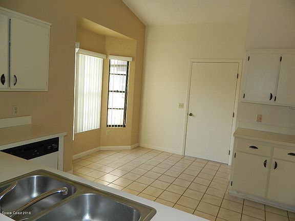5th image of 4655 Longbow Dr