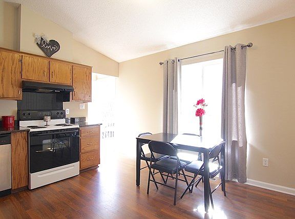 5th image of 121 Brentwood Dr