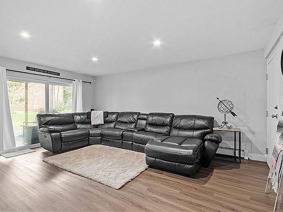 4th image of 85 Farrwood Ave APT 1