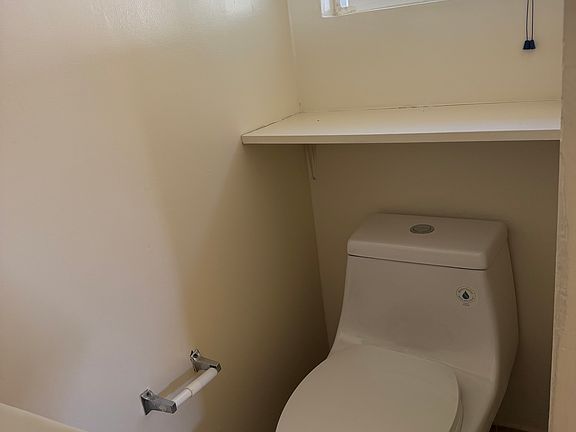 3rd image of 941 Spruce St