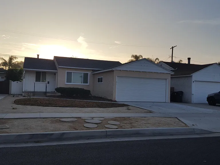 3668 Karen Ave — Photo 1