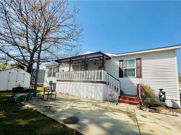 48 E Cardinal Ln, Lawrenceville, GA 30044