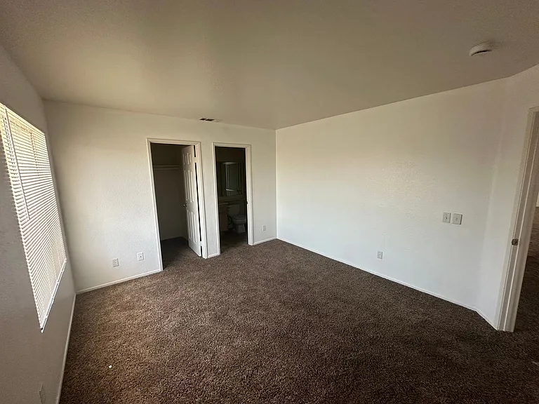 470 Westminster Pl — Photo 10