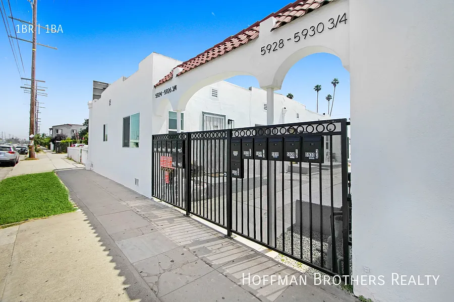 5924 S Hoover St Los Angeles, CA 90044 — Photo 3