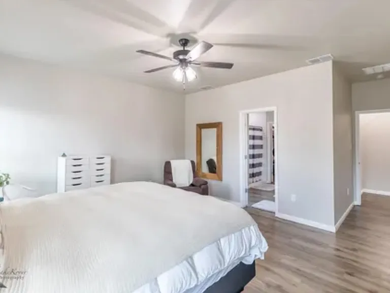 7449 Sleepy Hollow Ln — Photo 11