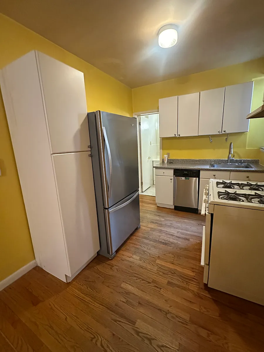 Photo 2 of 13 - 31-46 35th St #1F - Astoria, NY Building Photo - 31-46 35th St #1F