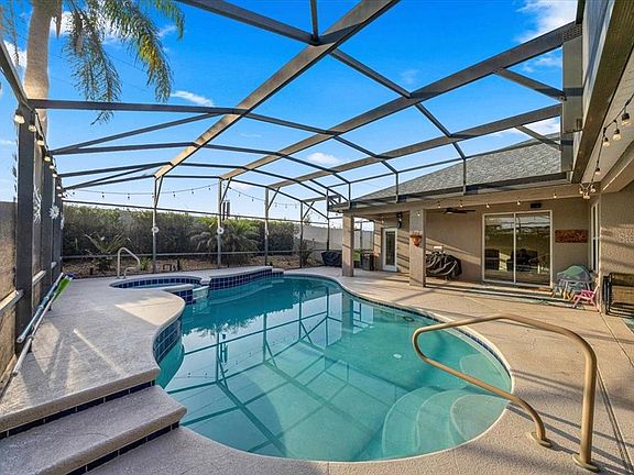 3rd image of 9095 LAUREL RIDGE DRIVE