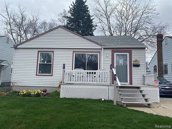3rd image of 26372 Eton Ave