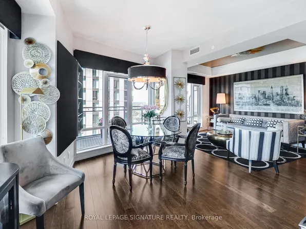 21 Widmer St #3711, Toronto, ON M5V 0B8