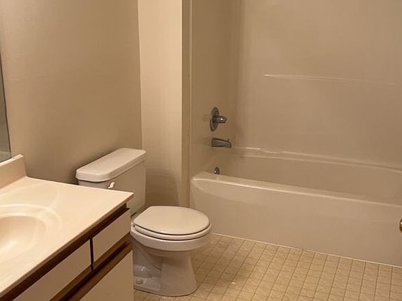 5th image of 2940 Carrousel Ln #5