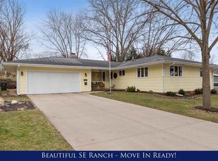 442 Parkland Dr SE, Cedar Rapids, IA 52403
