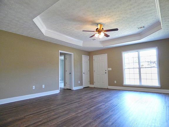 4th image of 694 Mill Pond Dr