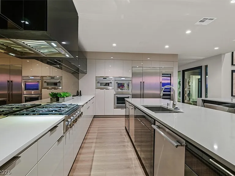 807 Magnum Cliff Ct — Photo 18