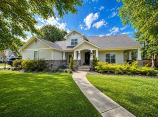 107 Surgeres Pl, Ocean Springs, MS 39564