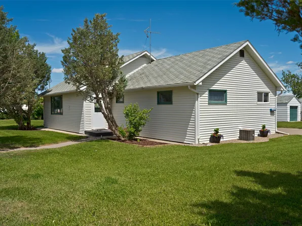131 1st Ave W, Sunburst, MT 59482