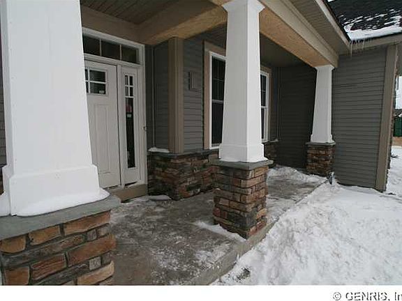 3rd image of 104 James Moore Cir