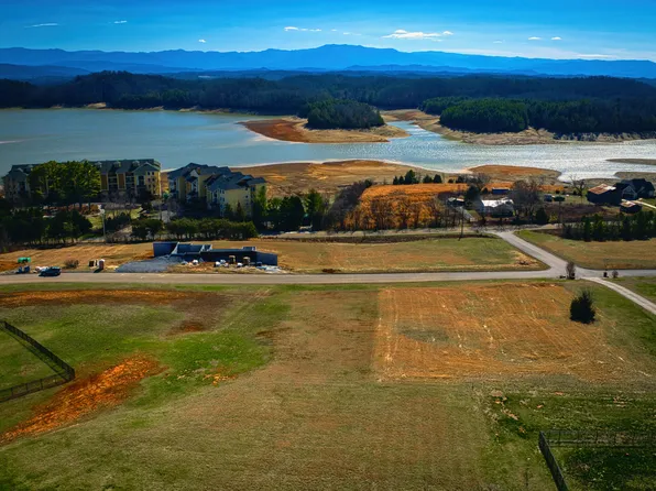 205 Eagle View Dr, Dandridge, TN 37725