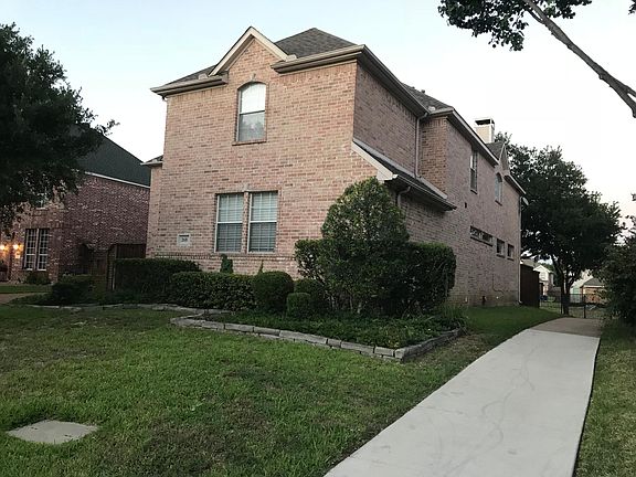 Right elevation and direct walkway/access to canal.