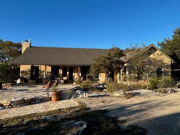 306 Charles Rd, Kerrville, TX 78028