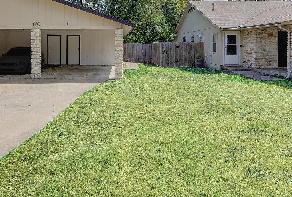 2 bed, 1.0 bath, 1804 sqft, $1,195 — Photo 2