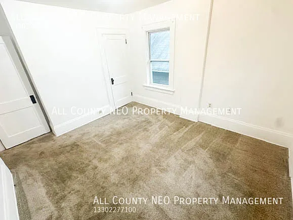 859 Brown St #UP — Photo 11
