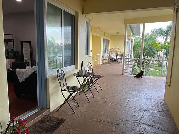 2nd image of 910 Bay Dr APT 24