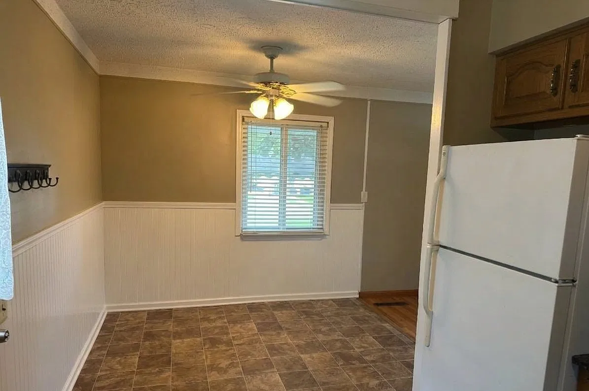3 bed, 1000 sqft, $1,525 — Photo 4
