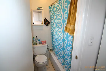 Rented by aptsandlofts.com