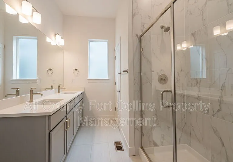 5967 Rendezvous Pkwy — Photo 17
