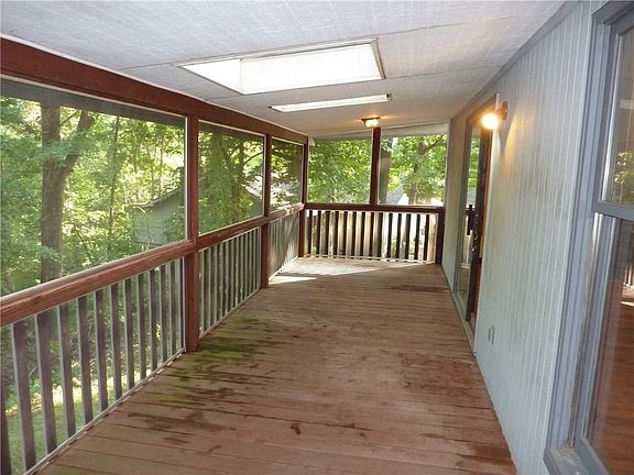 4th image of 35 Cora Cir