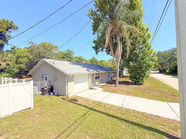 15839 Villa Dr — Photo 5