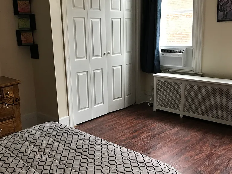 304 S Pacific Ave #1B — Photo 6