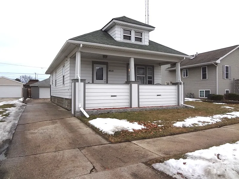 4531 23rd Ave photo 1