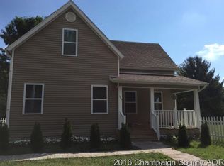 345 S John St, Farmer City, IL 61842