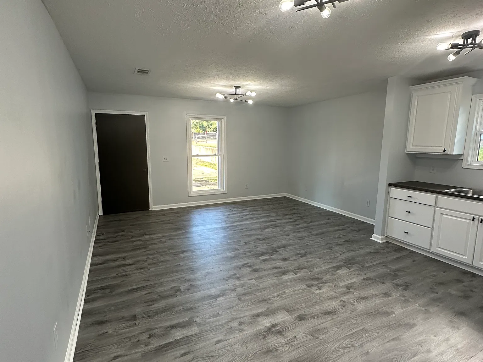 2 bed, 1000 sqft, $950 — Photo 4