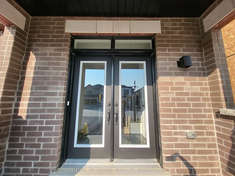 2117 Coppermine St — Photo 2
