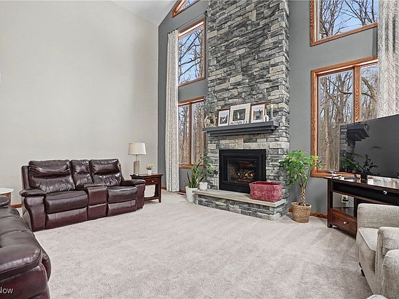 3rd image of 5657 Curtis Ave