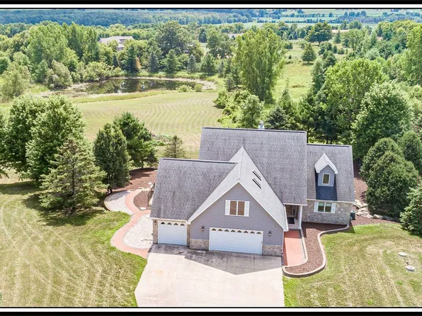 W7169 Bonnie Dr, Shiocton, WI 54170