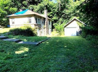 18 Cedar Dr, Putnam Valley, NY 10579