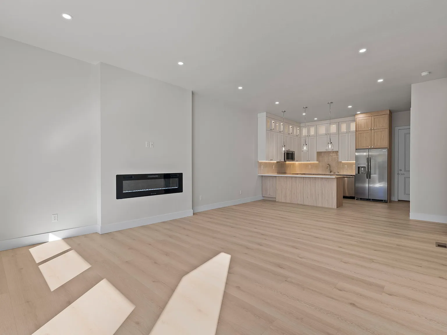 3 bed, 2.5 bath, 1736 sqft, $3,150 — Photo 4