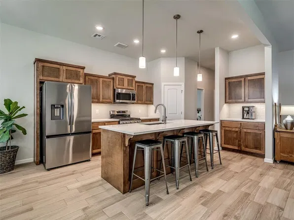 18204 Austin Ct, Edmond, OK 73012