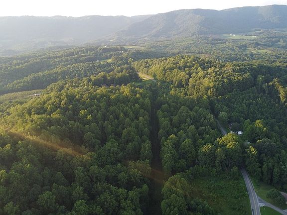 2nd image of 4749 Wards Gap Rd